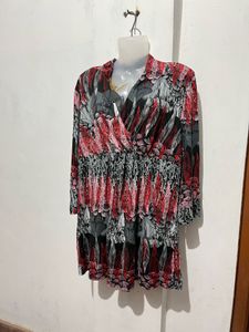 V-Neck Feather Print Tops