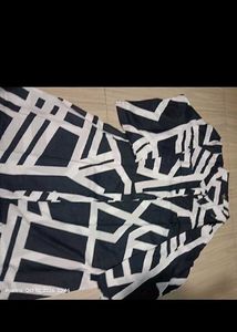 Stylish Black &amp; White Geometric Print Maxi Dress