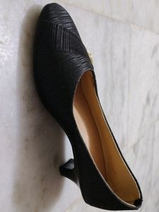 Black Ballet Flats