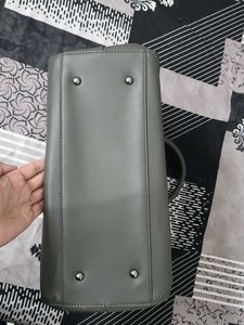 Stylish Grey brendnew Handbag
