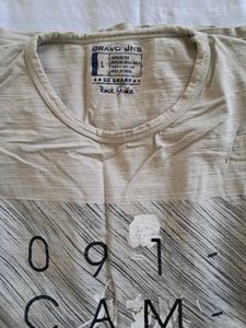 Men's Off White Tshirt