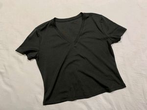 black v neck t shirt