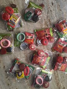 pavk of 9Assorted Hair Accessories & Kajal