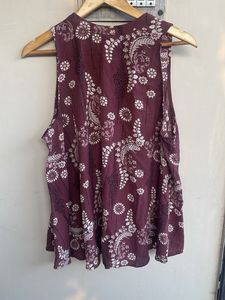 Chic Sleeveless Paisley Print Top