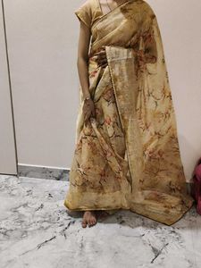 Elegant Floral Print Saree