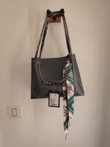 Brand new 5-piece handbag set with tag ✨