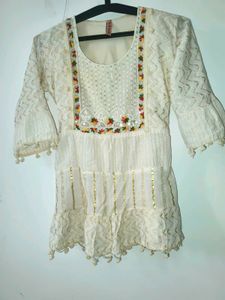 Elegant Off-White Kurta with Embellishments🤌💖