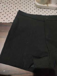 Chic Black High-Waisted Shorts