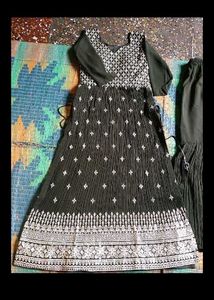 Elegant Black & White Embroidered Kurti Set