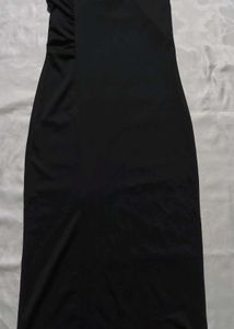 Sleek Black Spaghetti Strap Midi Dress