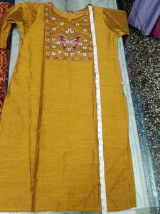 Elegant Embroidered Kurta
