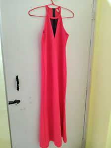 SLEEVELESS DRESS