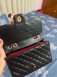 Black Quilted Chain Shoulder Bag | Stylish Crossbo