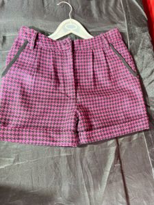 Dressberry Houndstooth Shorts