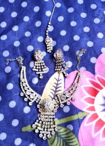 Necklace Earrings With Mangtika
