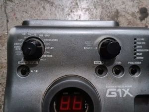 URGENT SALE!! Zoom G1X Guitar Multi-Effects Pedal