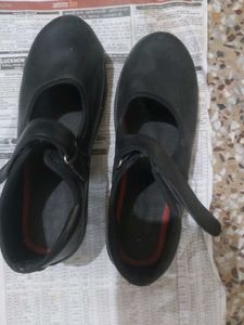 💥 4 Pairs of Women's Shoes