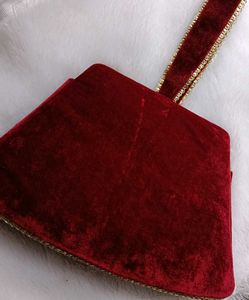 Charlotte tilbury velvet clutch 💕♥️