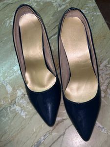Navy Pointed-Toe Heels