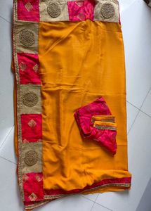 Heavy Border Saree 🎀
