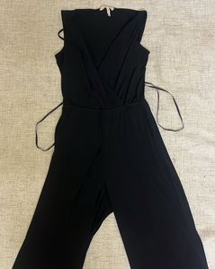 Chic Black Sleeveless Dress
