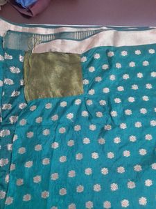 dark Green Silk Blend Saree with necklace