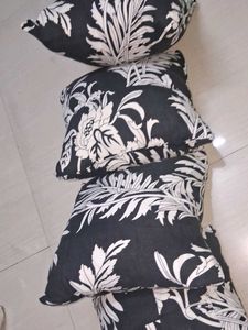 combo 4 Black &amp; White Floral Throw Pillows of  2