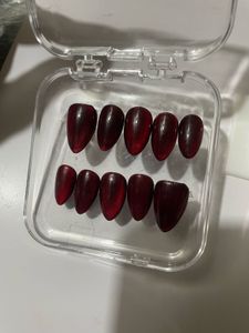 Red Cat Eye Press-On Nails