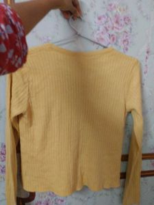 Spring yellow 💛 crop cardigan very light