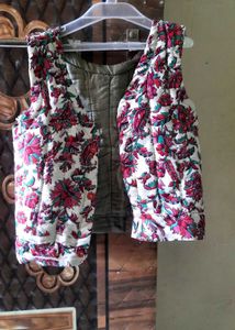 Floral Print Sleeveless Blouse