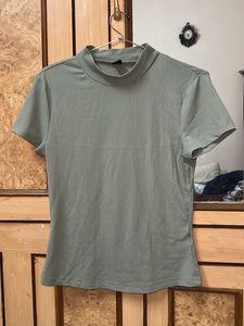 Ribbed Mock Neck Crop Top