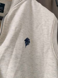 Sleeveless Zip-Up Vest