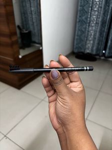 MAC Lip liner + Swiss Beauty Eye and Brow Penci
