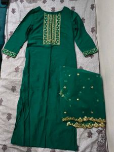 Elegant Green Embroidered Kurta Set