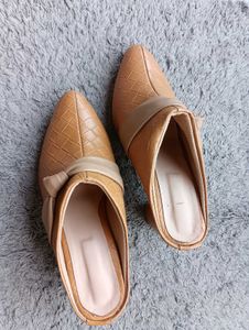 Stylish Tan Mules with Bow Detail