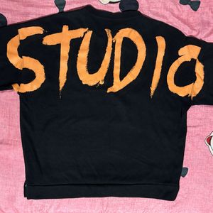 Black Graphic Print Sweatshirt