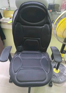 Croma Back Massager Seat (Isolation Massage, Black