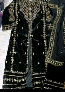 bust 40 Elegant Black Kurta Set with Gold Embroide