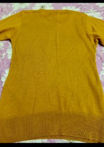 Selling Wollen Top