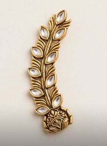 Elegant Gold Leaf Design Kundan Maang Tikka