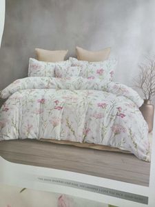 Floral Pattern double bedsheet 2 pillow covers