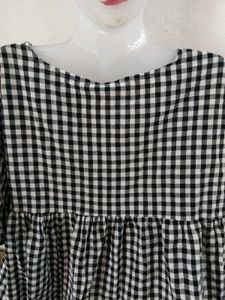 Checkered V-Neck Ruffle Sleeve Top