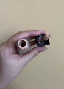 Huda Beauty Concealer (coconut flakes)