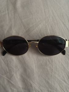 Stylish Oval Sunglasses with Case