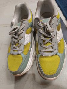 Zudio Stylish Chunky Sneakers