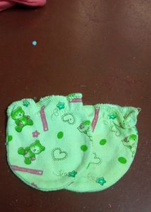 Baby gloves and Socks Set