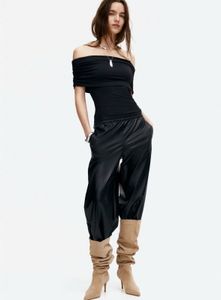 H&amp;M Black Off-Shoulder Gathered Top