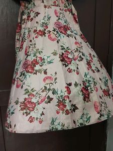 Beautiful Gown For Girls And Tenagers