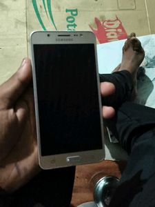 Samsung J5 model