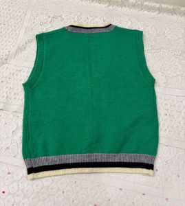 V-neck Green button-down knit sweater vest